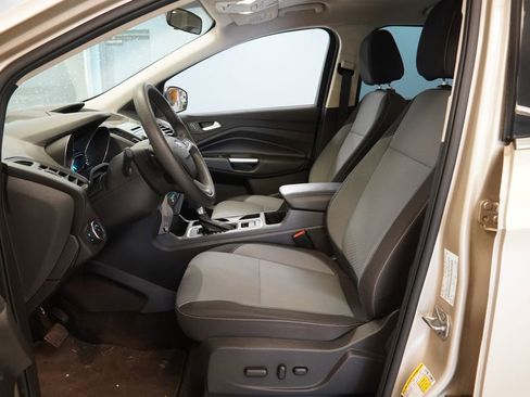 Used 2017 Ford Escape SE image 5