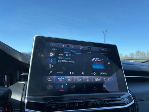 Used 2023 Jeep Compass High Altitude w/ Driver Assist Group I image 29