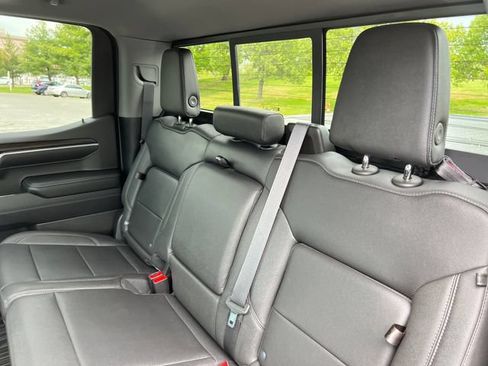 Used 2022 GMC Sierra 1500 SLT AWD/4WD image 24