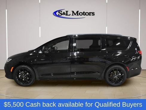 New 2026 Chrysler Pacifica Select w/ S Appearance Package FWD image 4