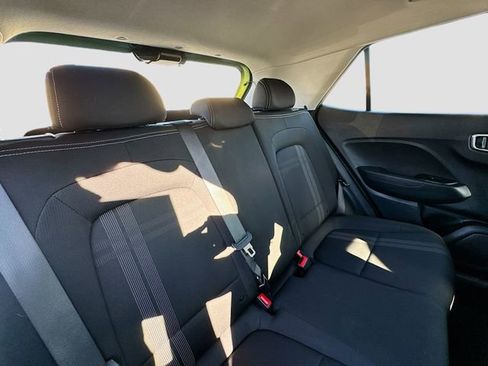 Used 2020 Hyundai Venue SEL image 24