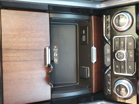 Used 2023 GMC Yukon Denali Ultimate image 41