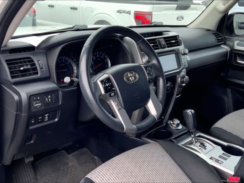 Used 2017 Toyota 4Runner SR5 image 18
