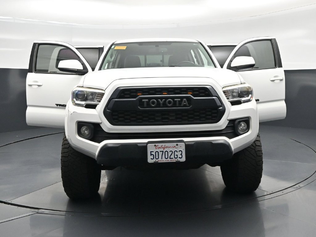 Used 2017 Toyota Tacoma SR5 w/ Tow Package AWD/4WD image 27