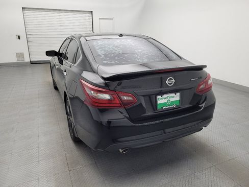 Used 2018 Nissan Altima 2.5 SR w/ SR Midnight Edition FWD image 6