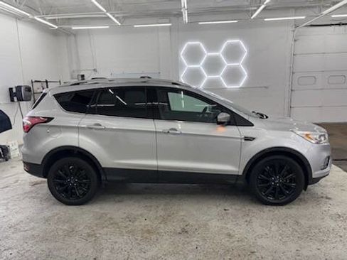Used 2018 Ford Escape Titanium image 2