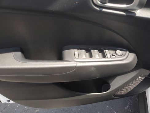 Certified 2024 Hyundai Venue SEL FWD image 19