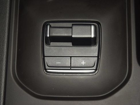 Used 2024 GMC Sierra 1500 Denali AWD/4WD image 36