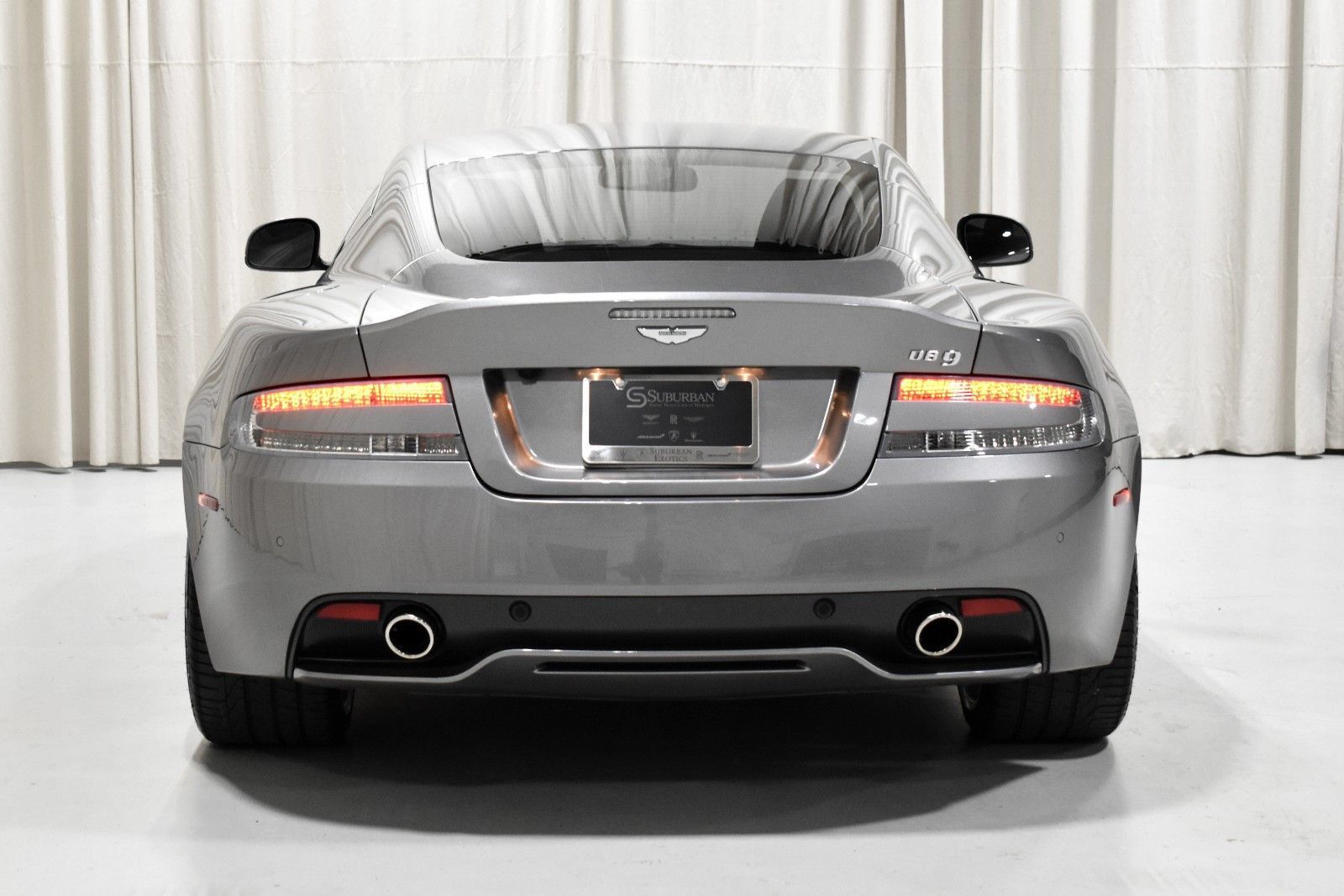 Used 2014 Aston Martin DB9 Coupe RWD image 6