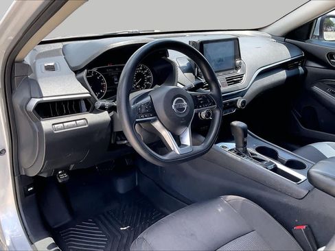 Used 2020 Nissan Altima 2.5 S FWD image 17