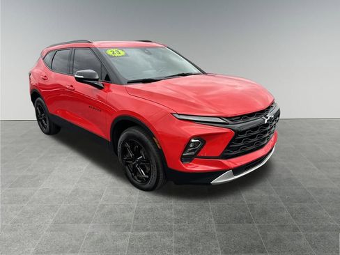 Used 2023 Chevrolet Blazer LT w/ Midnight/Sport Edition image 8