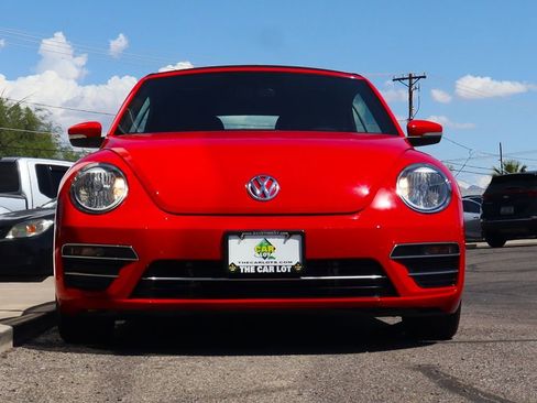 Used 2018 Volkswagen Beetle 2.0T SE image 17