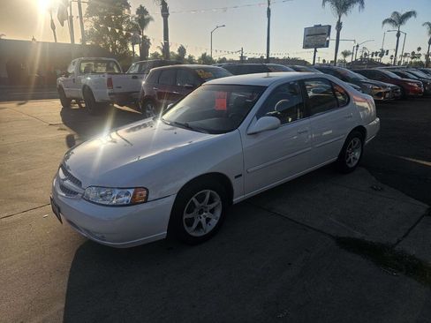 Used 2001 Nissan Altima GXE image 3