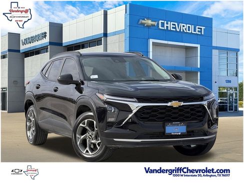 Used 2025 Chevrolet Trax LT w/ LT Convenience Package image 1