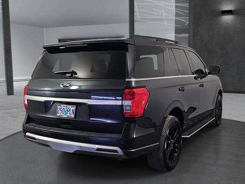 Used 2023 Ford Expedition XLT AWD/4WD image 5