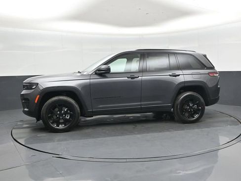 New 2025 Jeep Grand Cherokee Altitude image 7