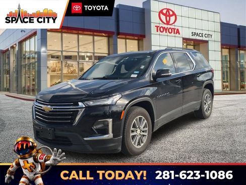 Used 2022 Chevrolet Traverse LT FWD image 1