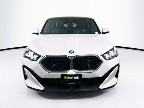 Used 2025 BMW X2 xDrive28i image 2