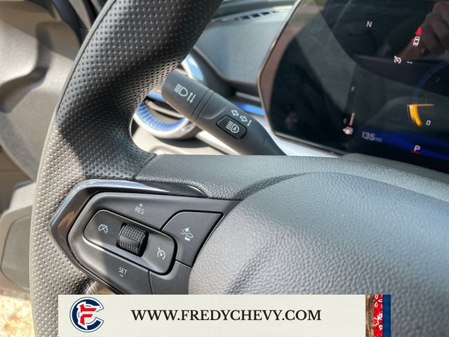 Used 2025 Chevrolet Trax LT FWD image 31