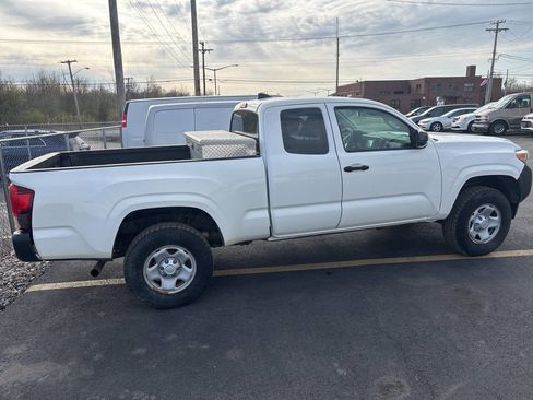 Used 2019 Toyota Tacoma SR AWD/4WD image 9