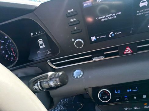 Used 2023 Hyundai Elantra SEL FWD image 22