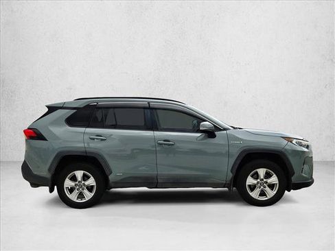 Used 2020 Toyota RAV4 XLE w/ Convenience Package AWD/4WD image 4