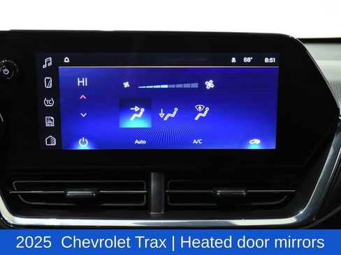 Used 2025 Chevrolet Trax RS image 18
