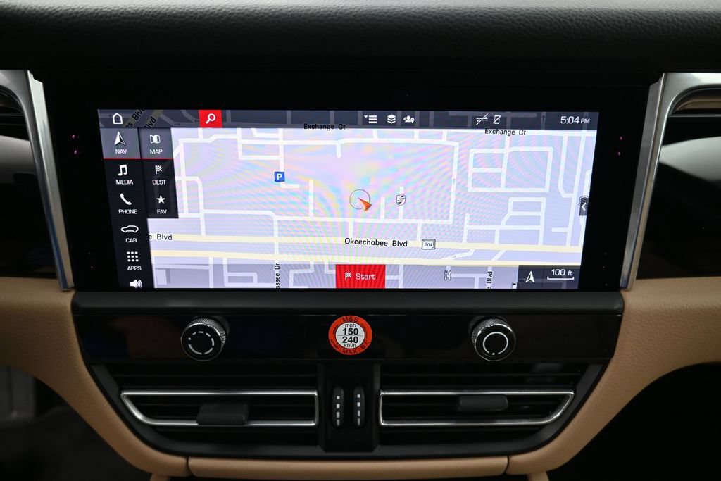 Certified 2025 Porsche Macan AWD/4WD image 21