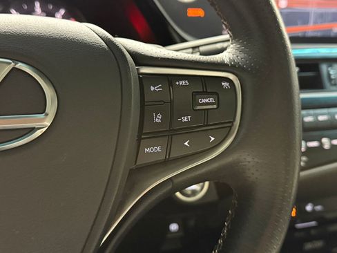 Used 2022 Lexus ES 350 F Sport image 18