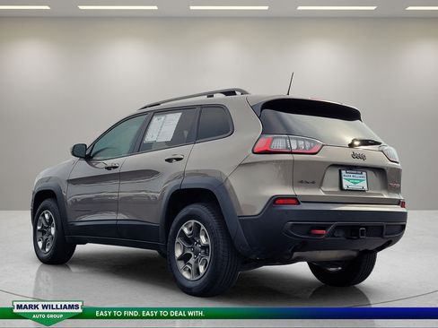 Used 2019 Jeep Cherokee Trailhawk w/ Cold Weather Group AWD/4WD image 6