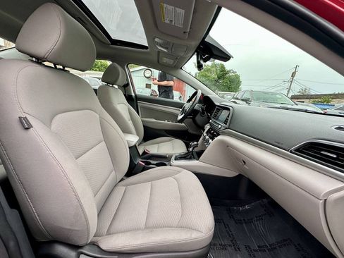 Used 2019 Hyundai Elantra Value Edition FWD image 16