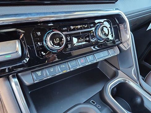 New 2026 GMC Sierra 2500 Denali w/ Denali Reserve Package image 19