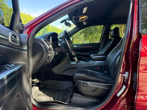 Used 2021 Jeep Grand Cherokee Laredo X RWD image 13