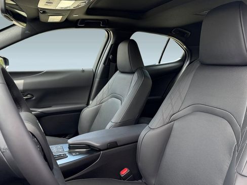 New 2026 Lexus UX 300h FWD image 18