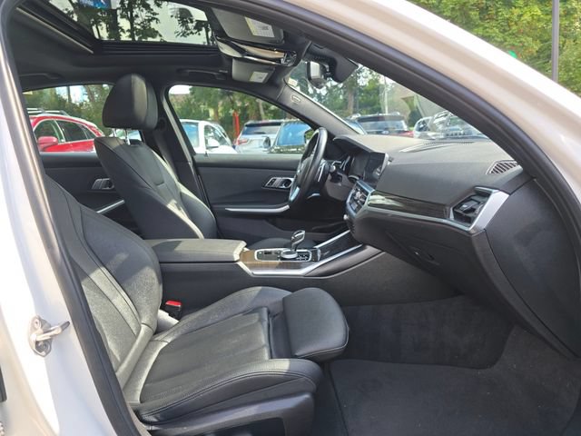 Used 2021 BMW 330i xDrive Sedan w/ Premium Package AWD/4WD image 10