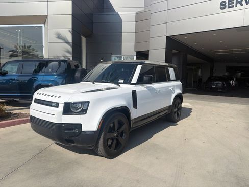 Used 2025 Land Rover Defender 110 X-Dynamic SE AWD/4WD image 1