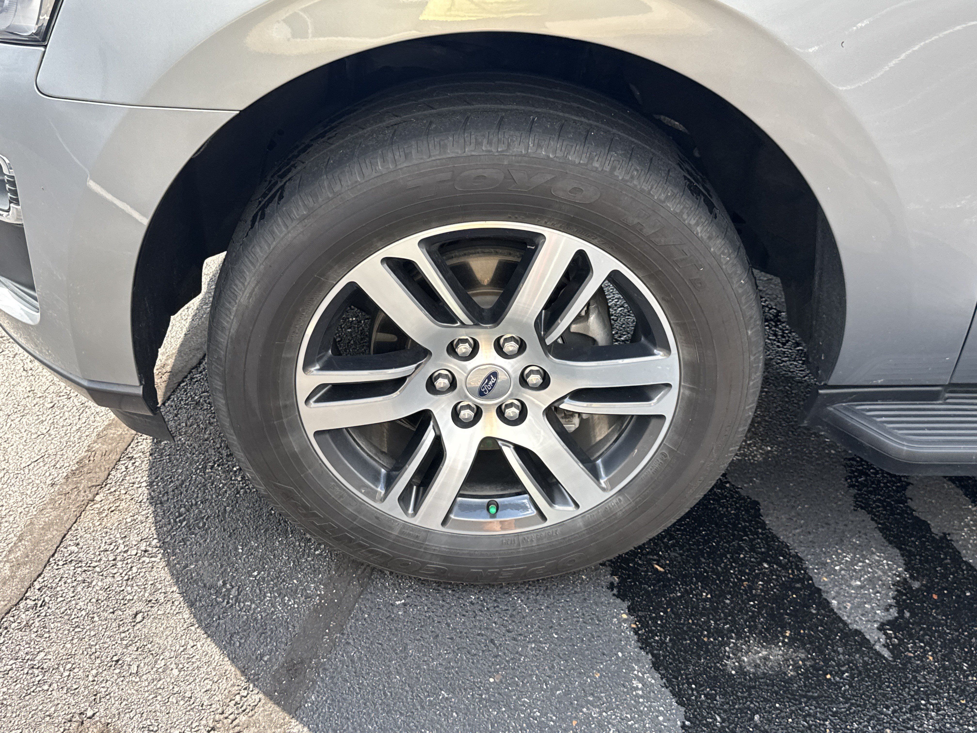 Used 2024 Ford Expedition Limited RWD image 9