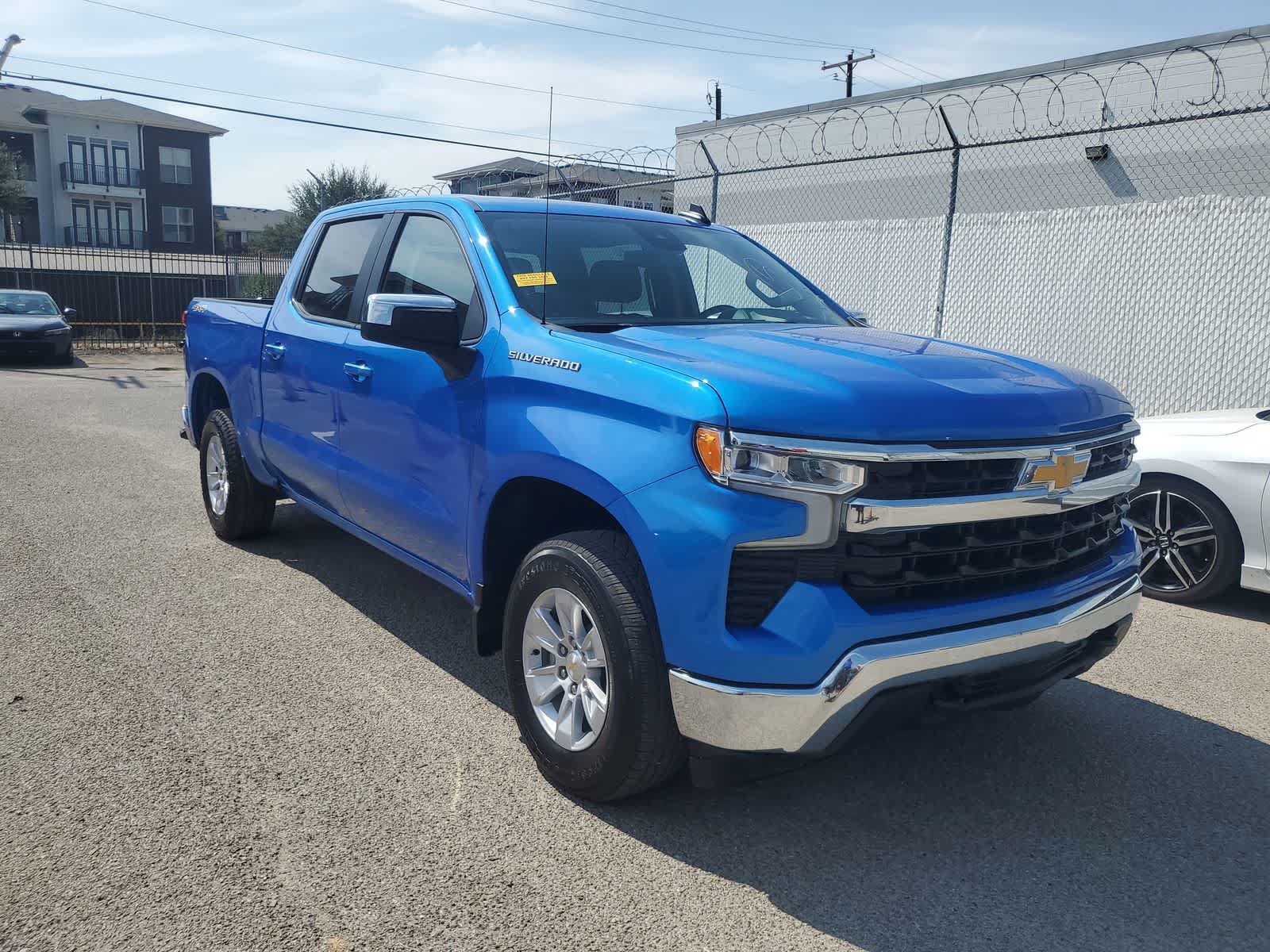 Used 2025 Chevrolet Silverado 1500 LT AWD/4WD image 9