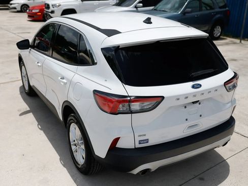 Used 2020 Ford Escape SE FWD image 4