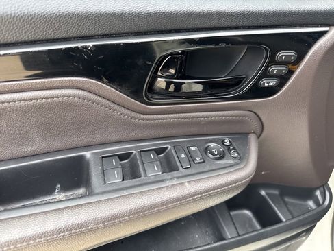 Used 2019 Honda Odyssey Elite image 12