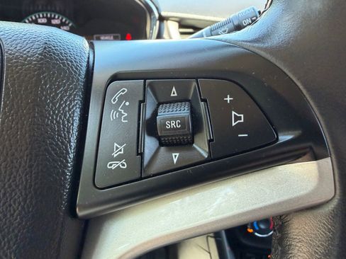 Used 2021 Chevrolet Trax LT w/ LT Convenience Package AWD/4WD image 15