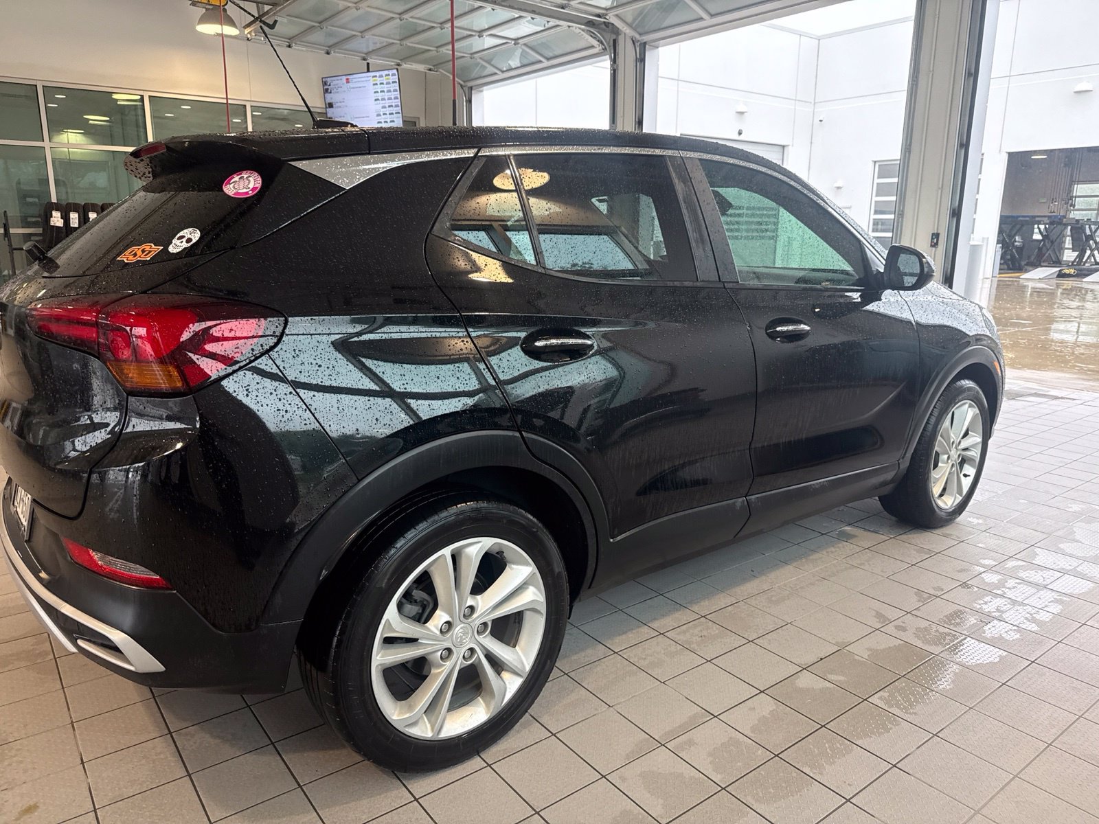 Used 2021 Buick Encore GX Preferred w/ Cold Weather Comfort Package FWD image 5