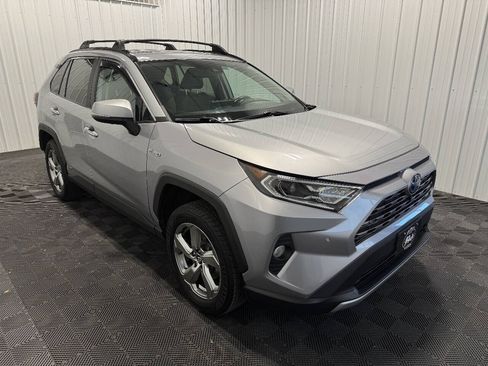 Used 2020 Toyota RAV4 Limited AWD/4WD image 2