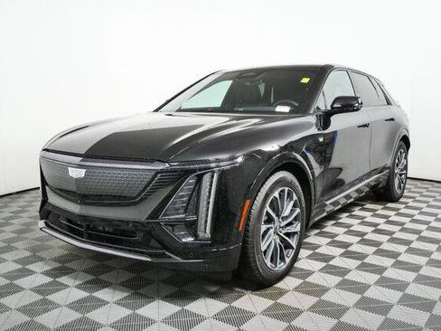 Used 2025 Cadillac Lyriq Sport AWD/4WD image 3