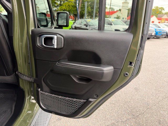 Used 2023 Jeep Wrangler Unlimited Sahara w/ Cold Weather Group AWD/4WD image 19
