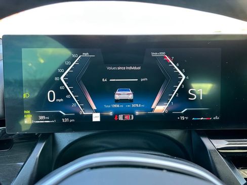 Used 2025 BMW 530i xDrive w/ Premium Package image 26