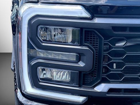 Used 2024 Ford F250 Lariat w/ Lariat Ultimate Package AWD/4WD image 26