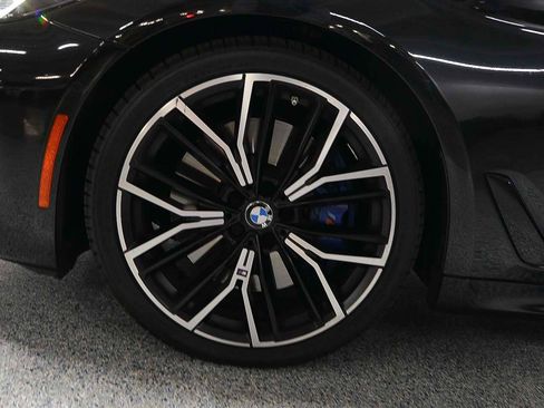 Used 2021 BMW M550i xDrive image 5