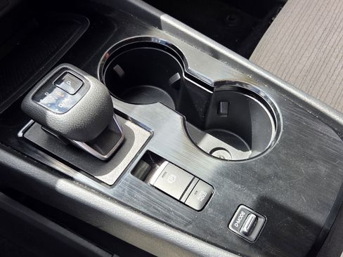 Used 2023 Nissan Rogue SV FWD image 28