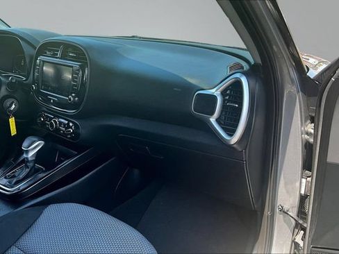 Certified 2023 Kia Soul LX w/ LX Technology Package FWD image 24